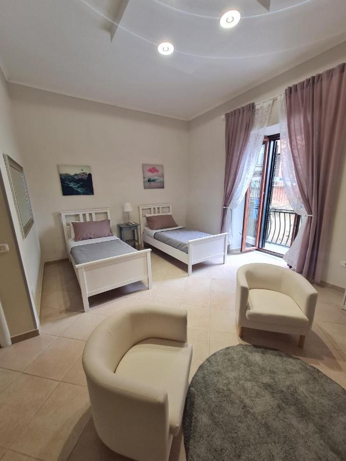 Appartement Palizzi's Behind Plebiscite Square Naples